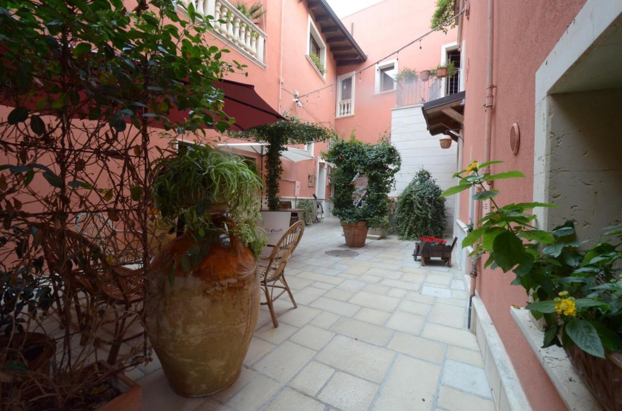 B&B Corte Dei Figuli San Pietro in Lama Bagian luar foto
