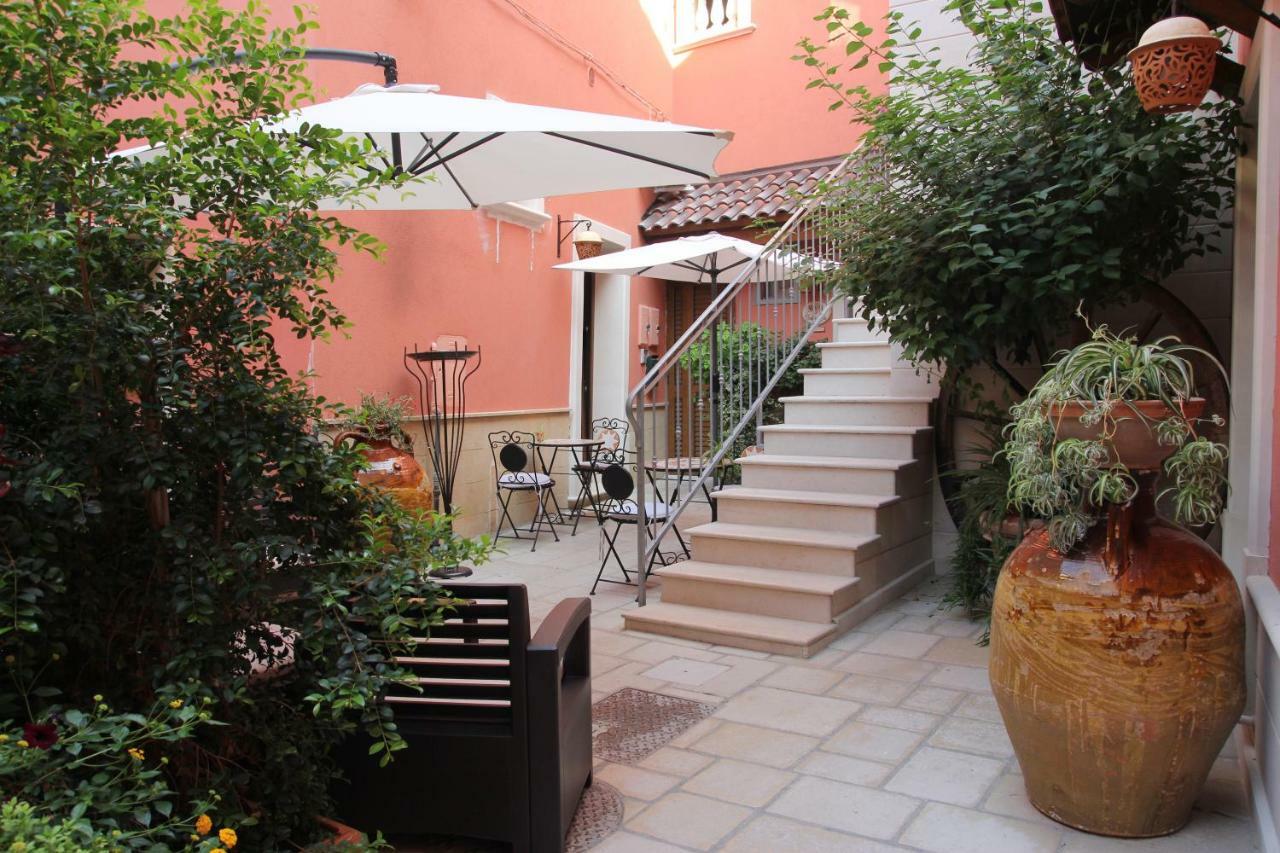 B&B Corte Dei Figuli San Pietro in Lama Bagian luar foto
